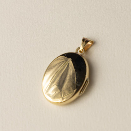 9ct floral locket medaillon