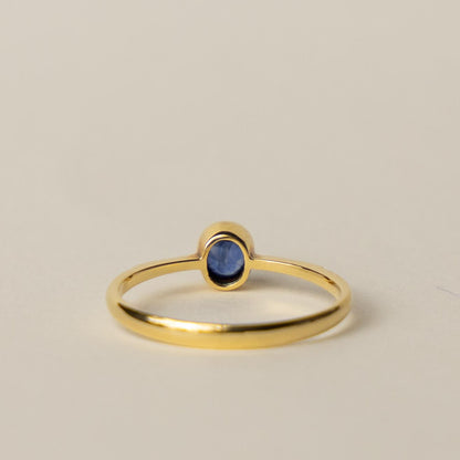 18ct sapphire solitaire