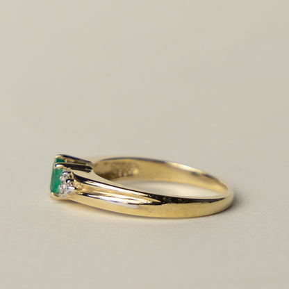 9ct emerald & diamond