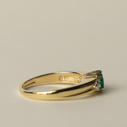 9ct emerald & diamond