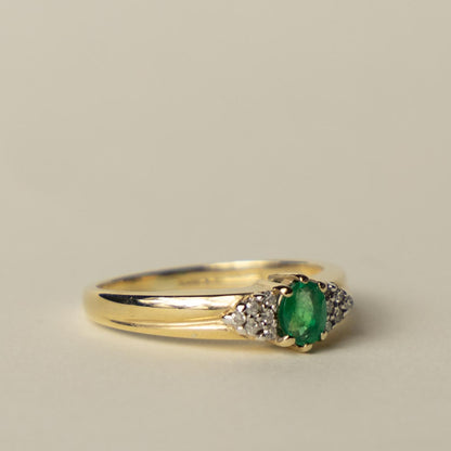 9ct emerald & diamond