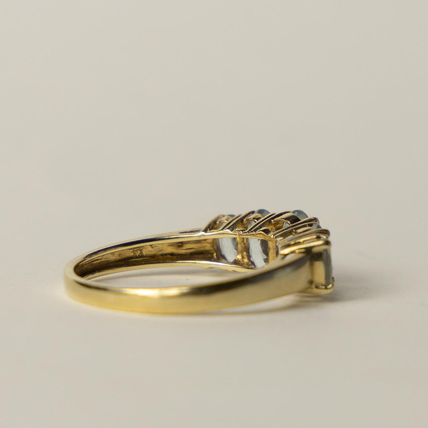 9ct aquamarijn rijring