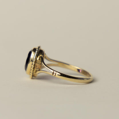 9ct amethyst solitaire ring