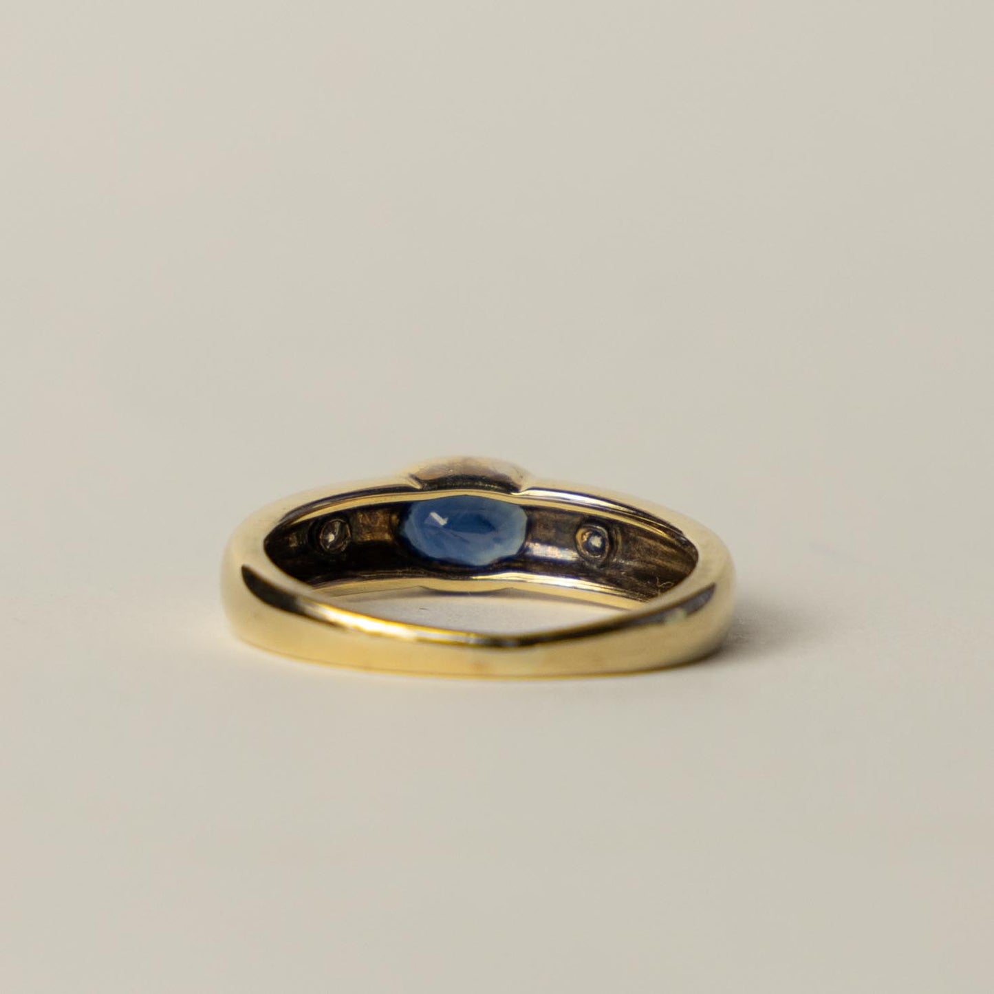 9 karaat saffier en diamanten lunette