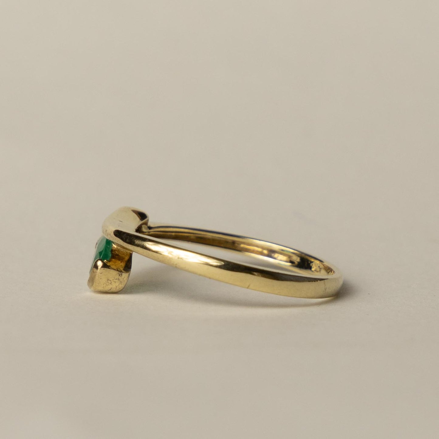 9ct emerald drop