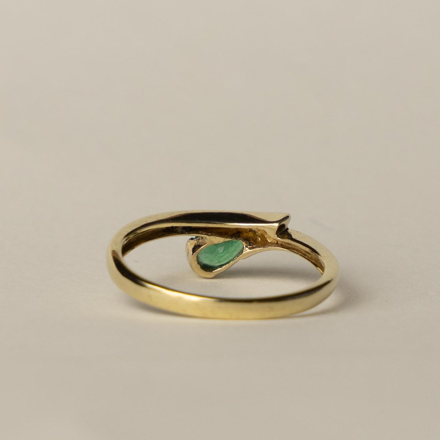 9ct emerald drop