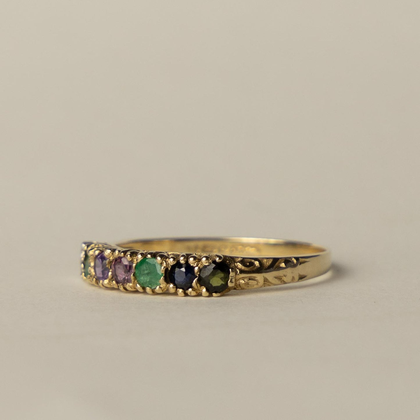 9ct DEAREST engraved band