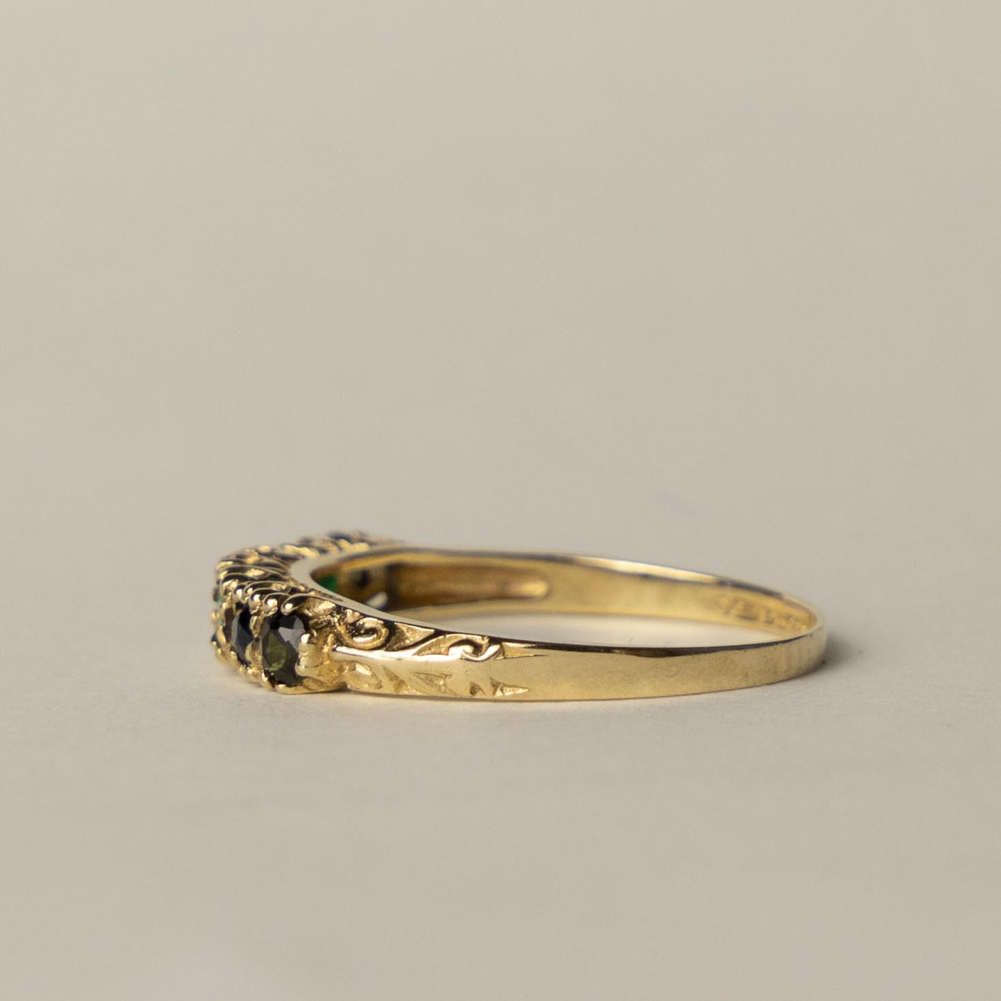 9ct DEAREST engraved band