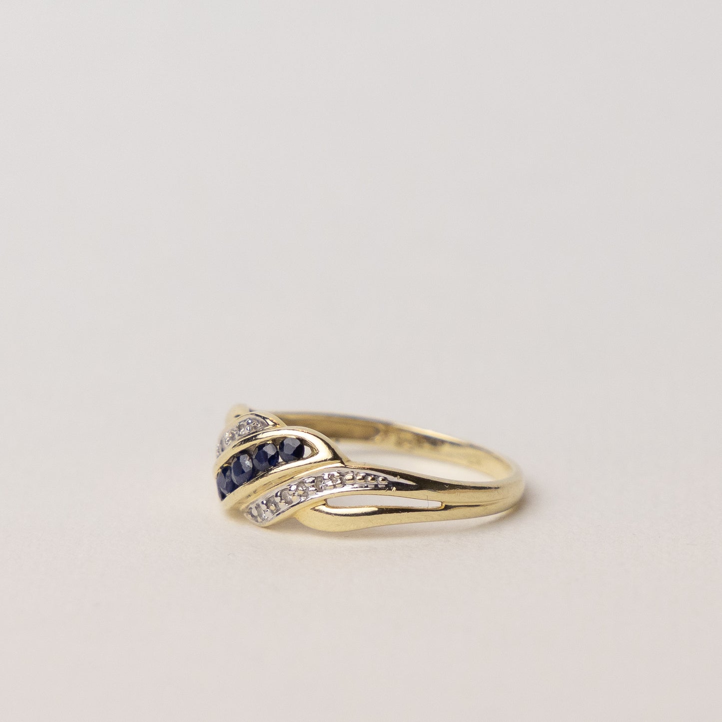 vintage 14 carat gold diamond and sapphire