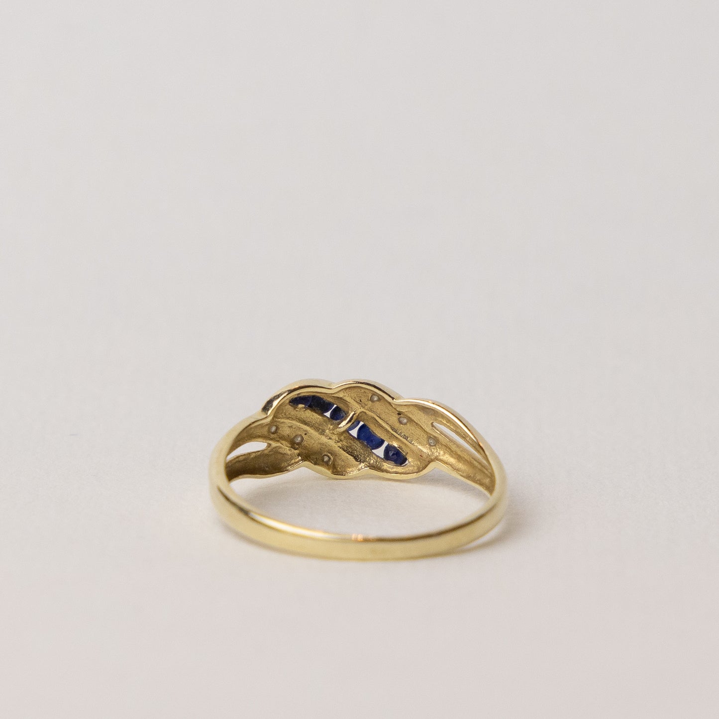 vintage 14 carat gold diamond and sapphire