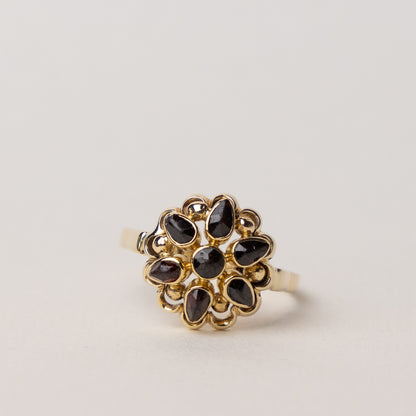 vintage 14 carat gold garnet flower ring