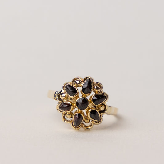 vintage 14 carat gold garnet flower ring