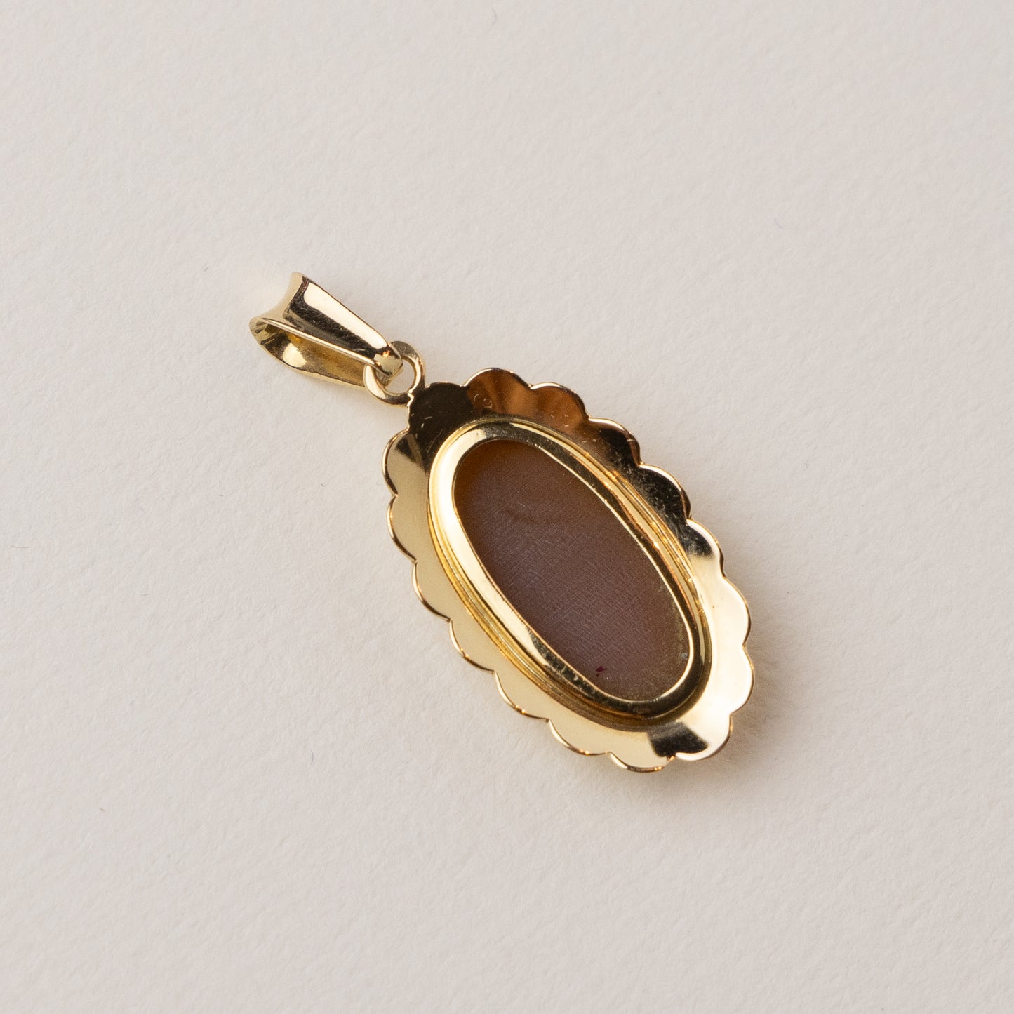 vintage 14 carat gold cameo pendant