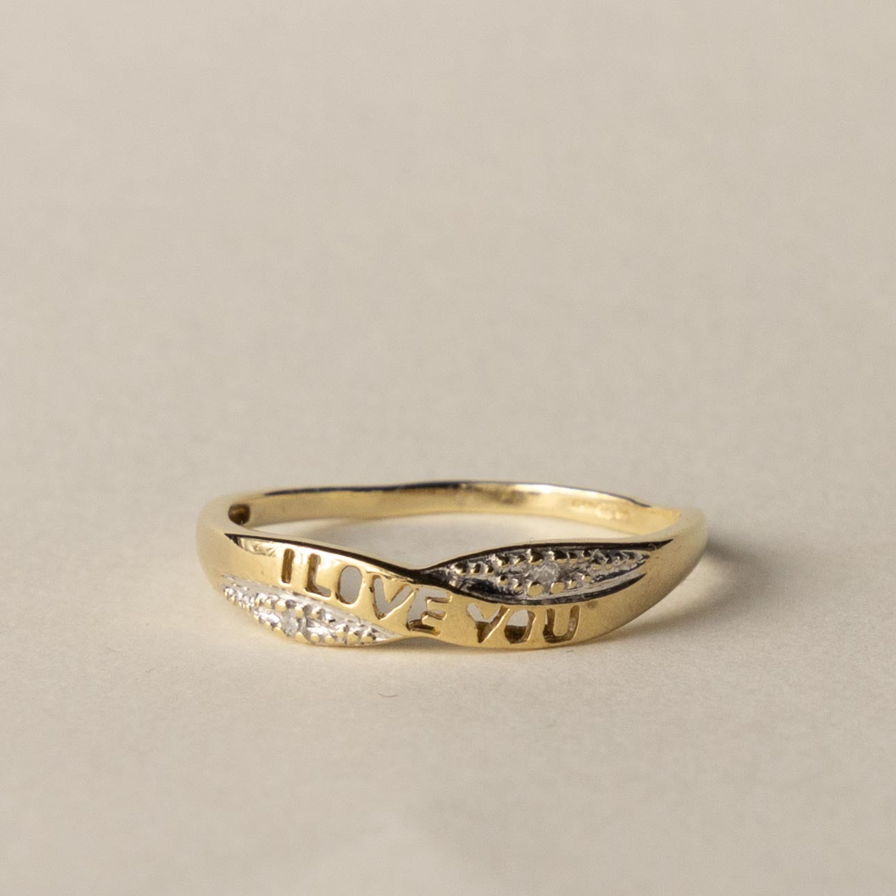 9ct 'I LOVE YOU' diamond ring