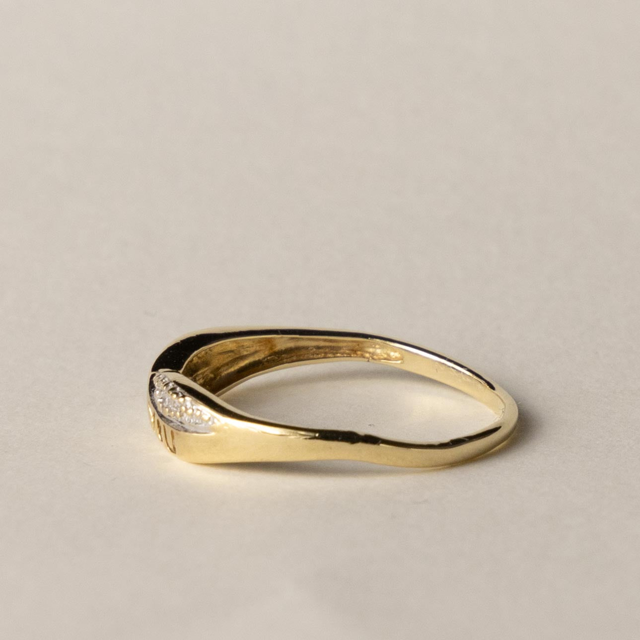 9ct 'I LOVE YOU' diamond ring