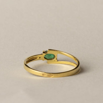 18ct emerald diamond ring