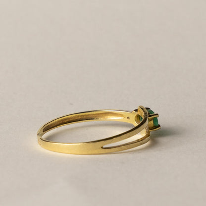 18ct emerald diamond ring
