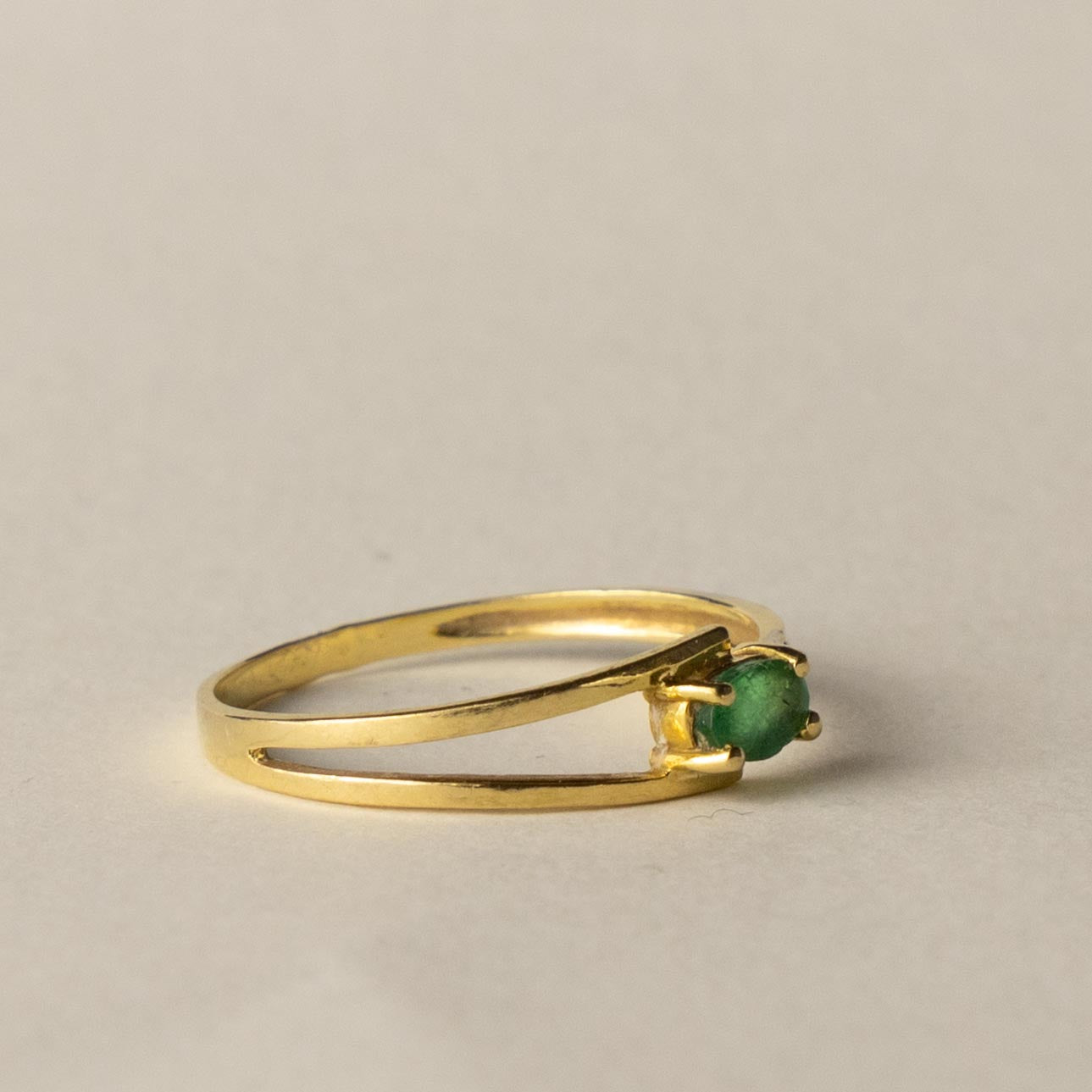 18ct emerald diamond ring