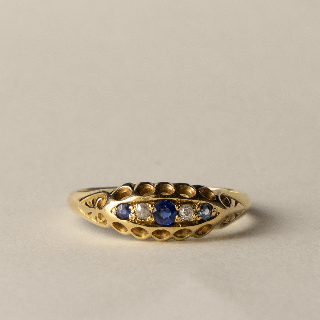 18ct antique gypsy ring