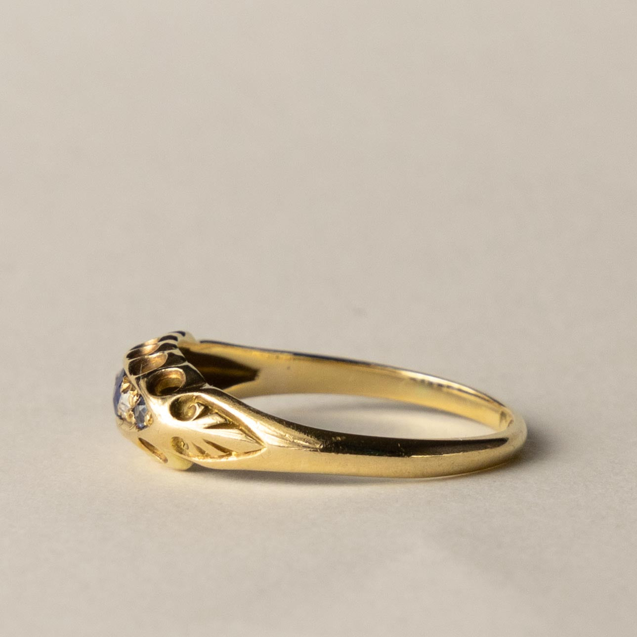 18ct antique gypsy ring