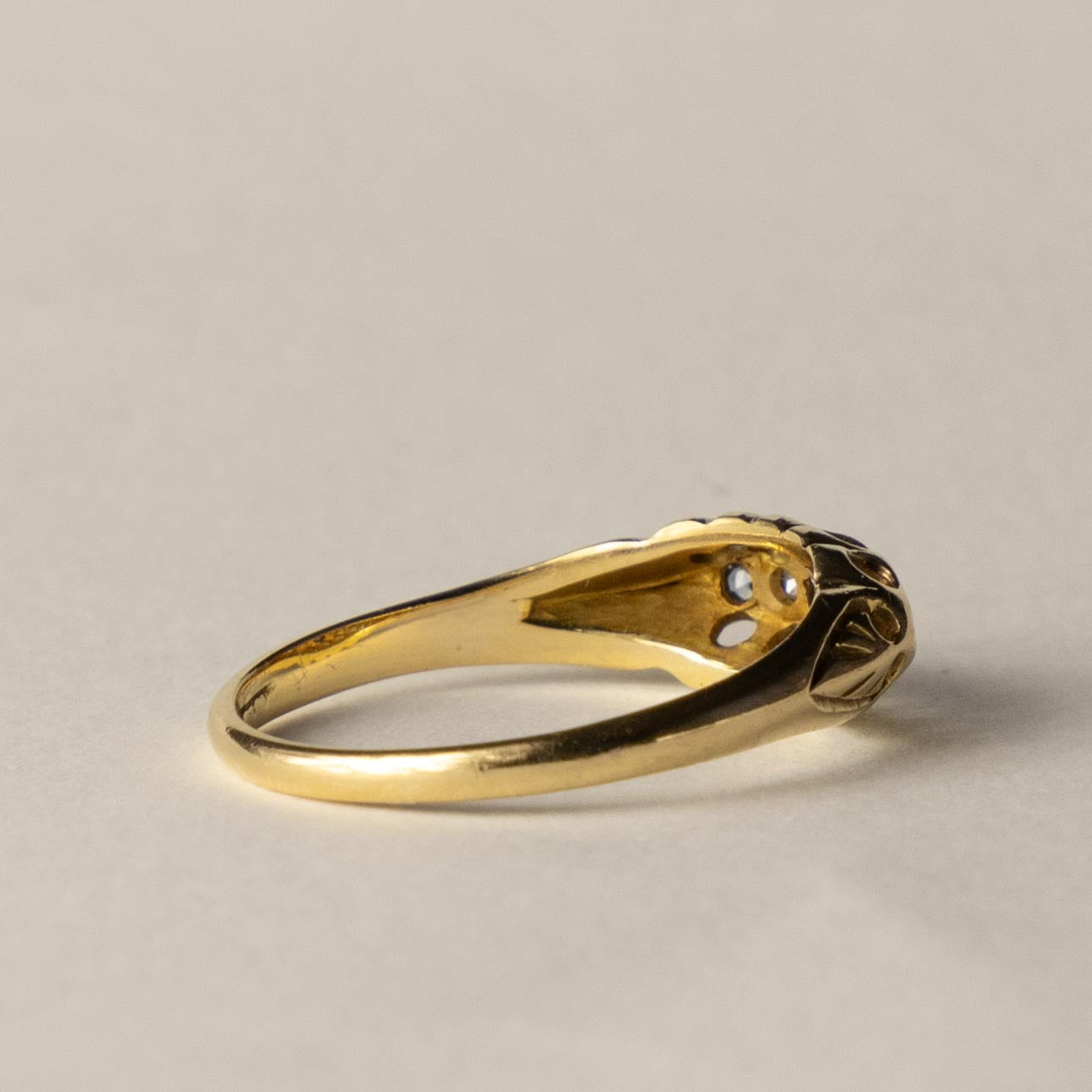 18ct antique gypsy ring
