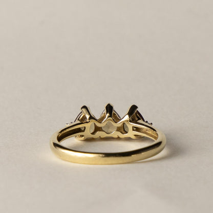 9ct color change garnet & diamond