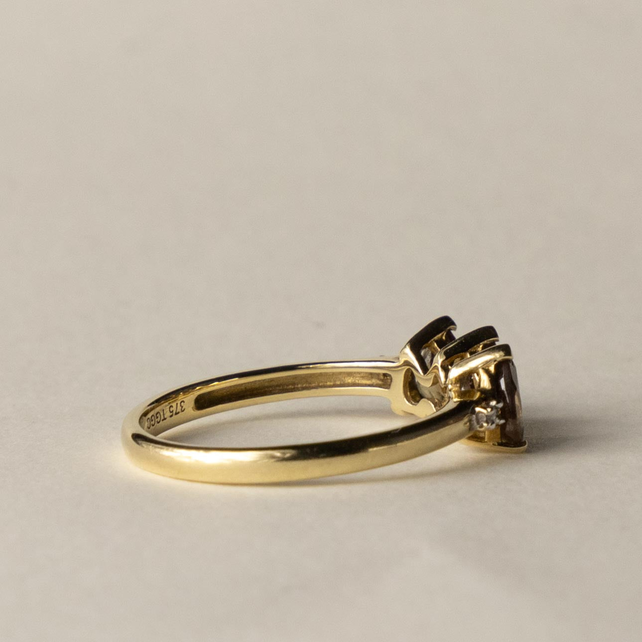 9ct color change garnet & diamond