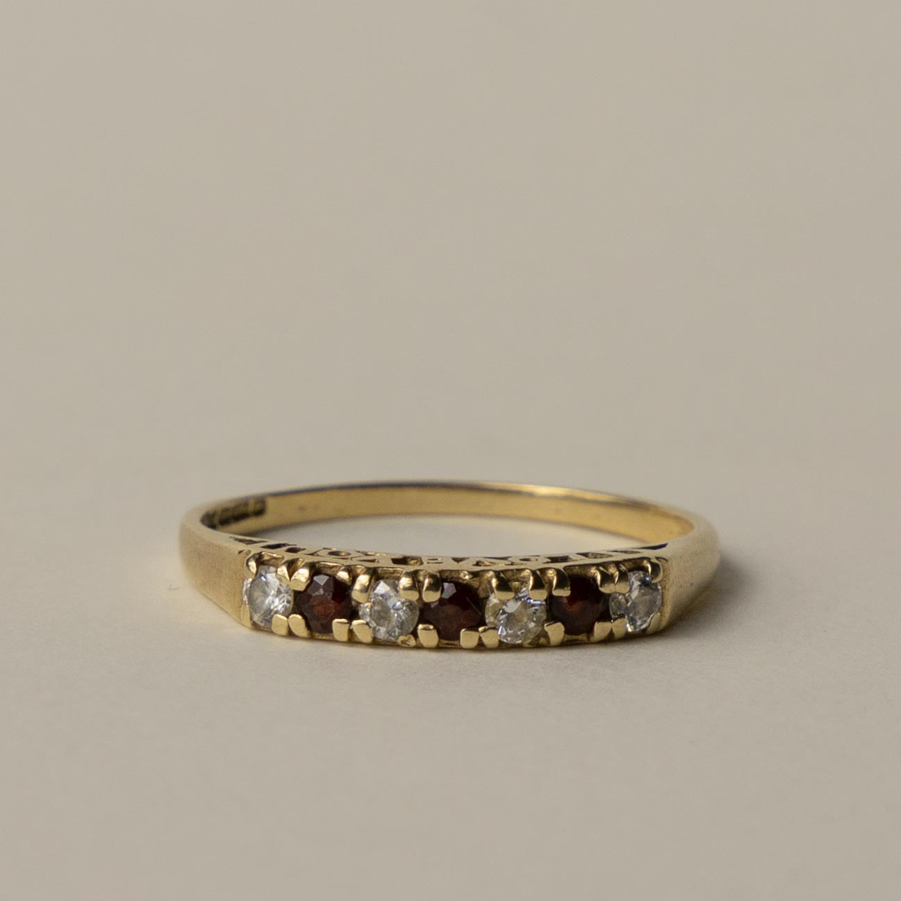 9ct 'I LOVE YOU' ring