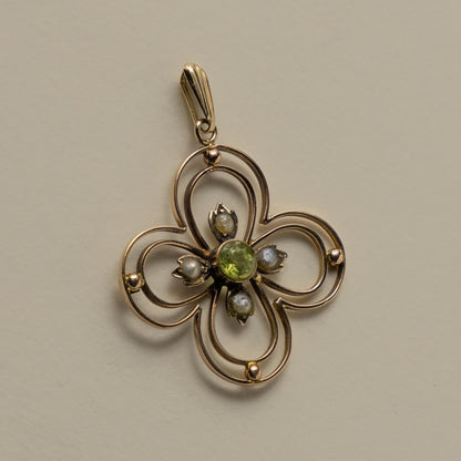 9ct Art Nouveau clover pendant