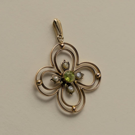 9ct Art Nouveau clover pendant