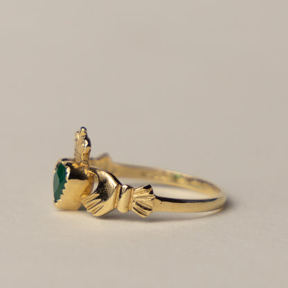 9ct gold claddagh emerald ring