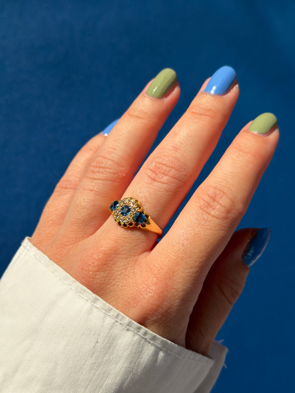 Edwardian antique 18ct gold Ceylon sapphire & diamond cluster