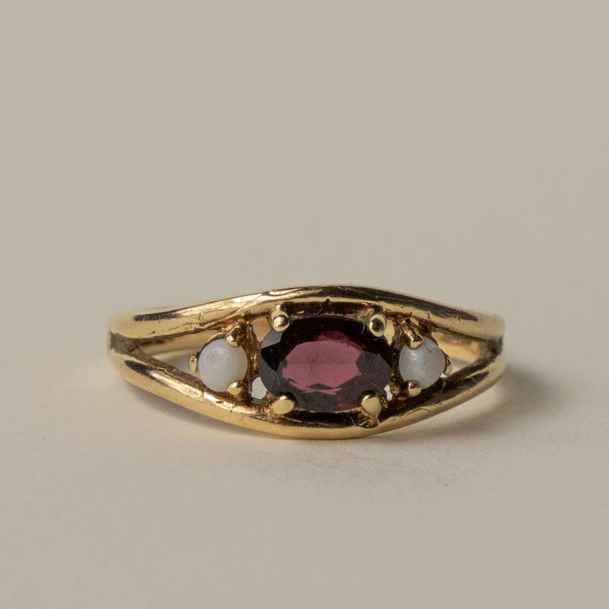9ct garnet & opal ring