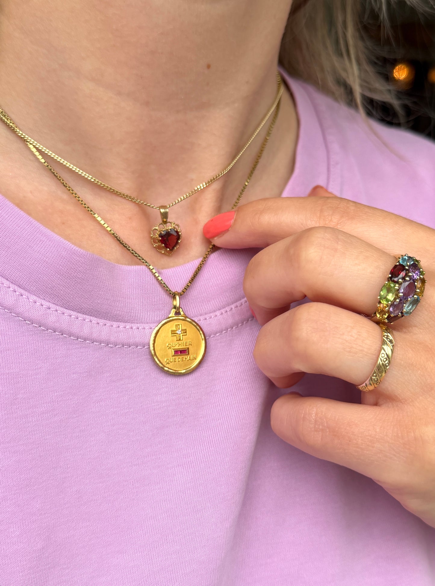 9ct garnet heart pendant
