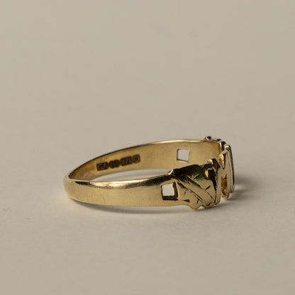 9ct 'MUM' band ring