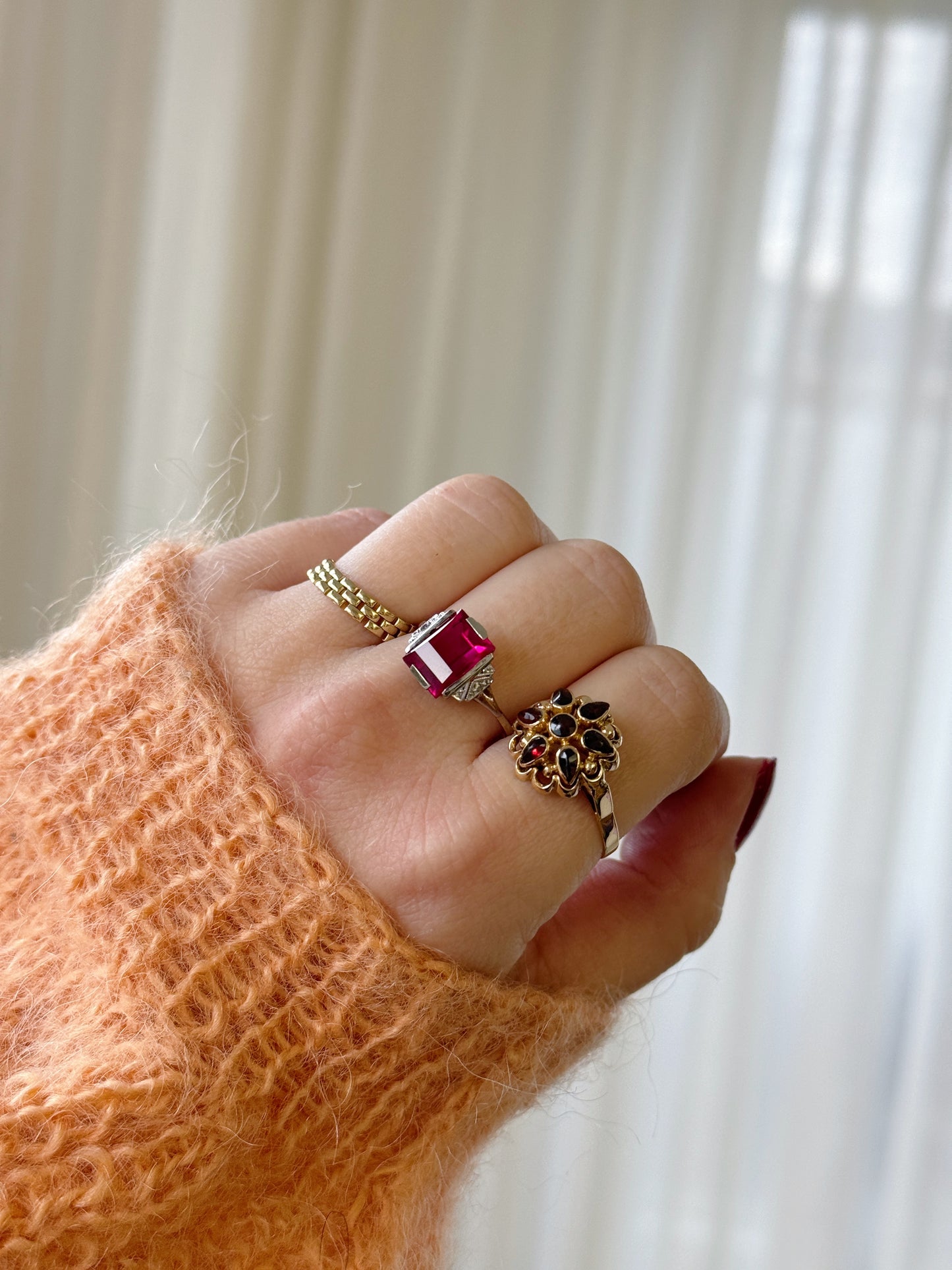 vintage 14 carat gold garnet flower ring