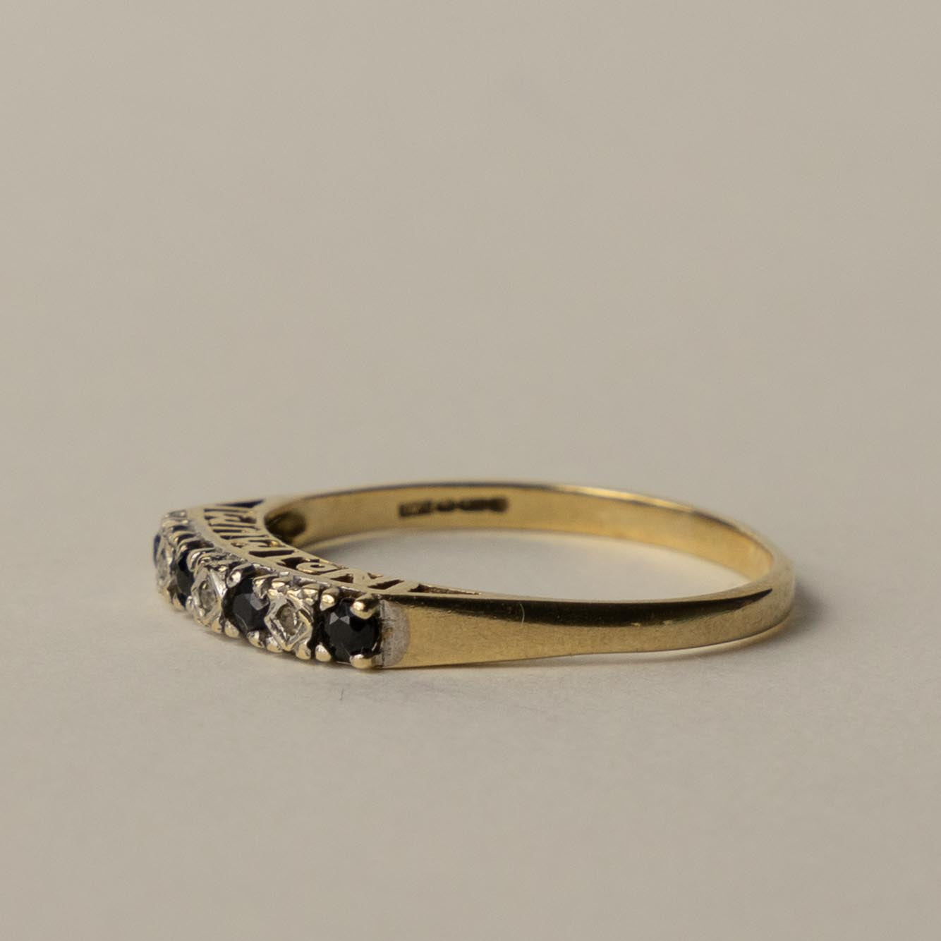 9ct 'NO 1 MUM' ring