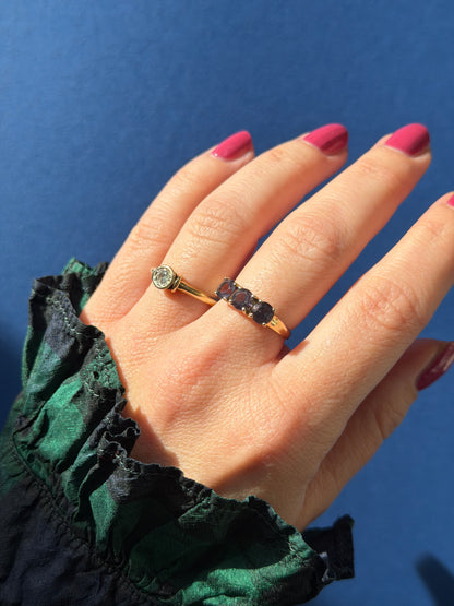 9ct iolite trilogy ring