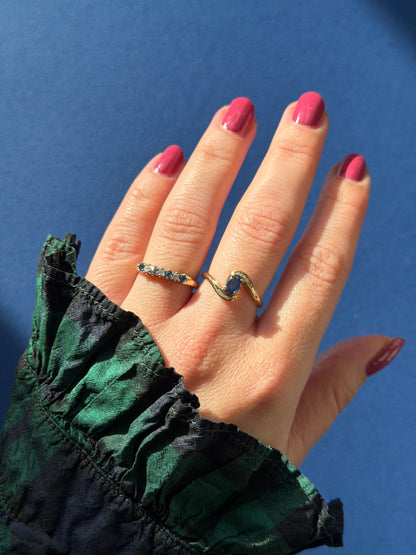 9ct sapphire & diamond twist ring