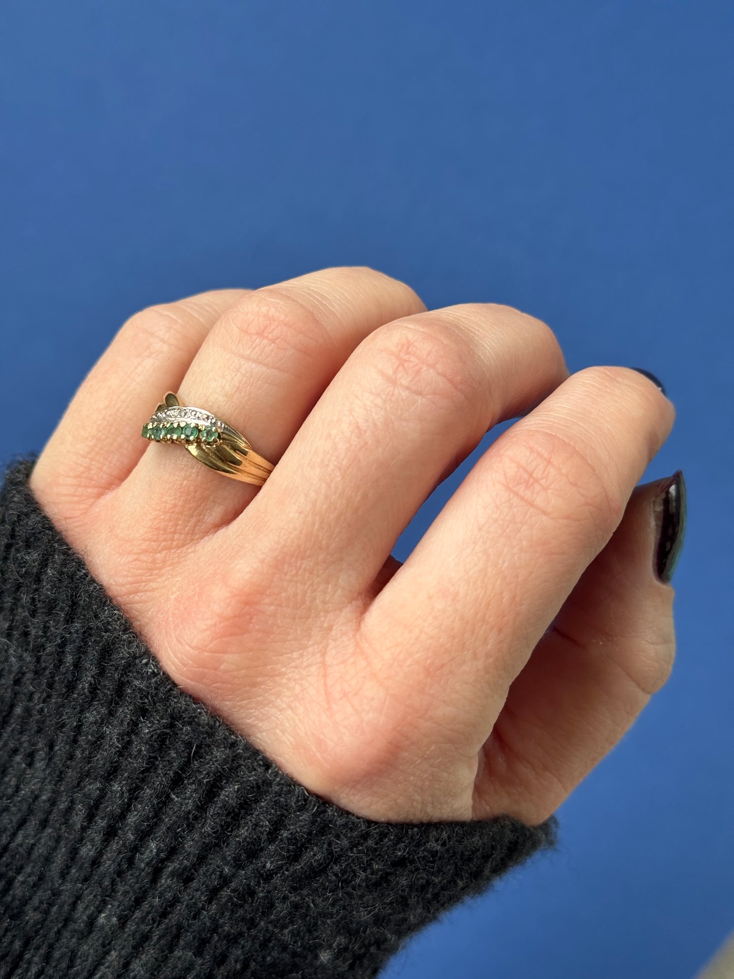 9ct emerald & diamond ring