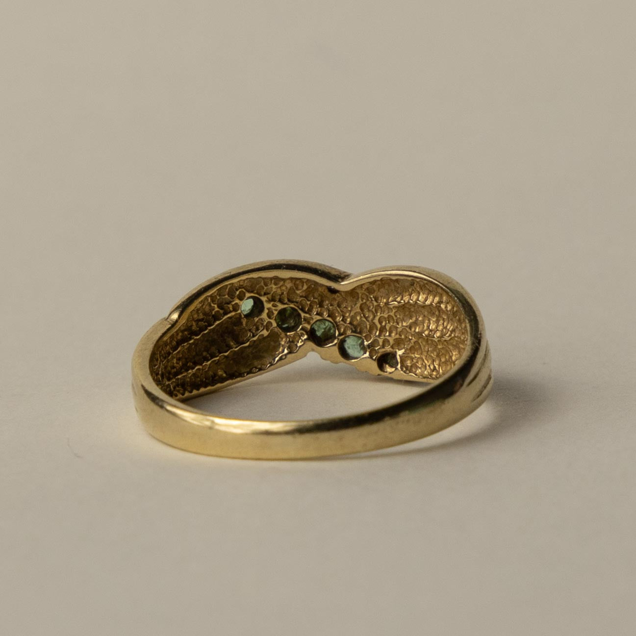 9ct emerald & diamond ring