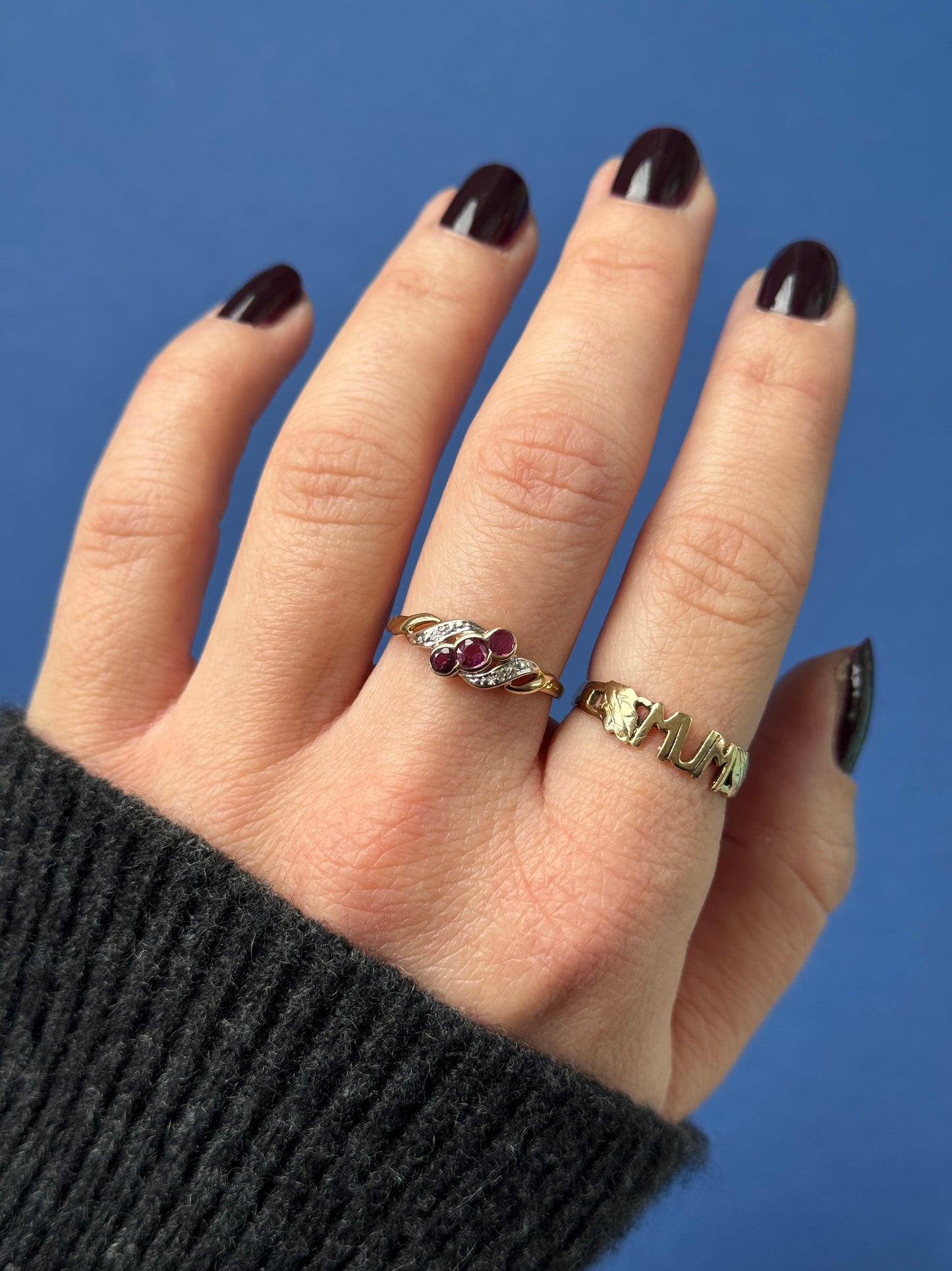 9ct 'MUM' band ring
