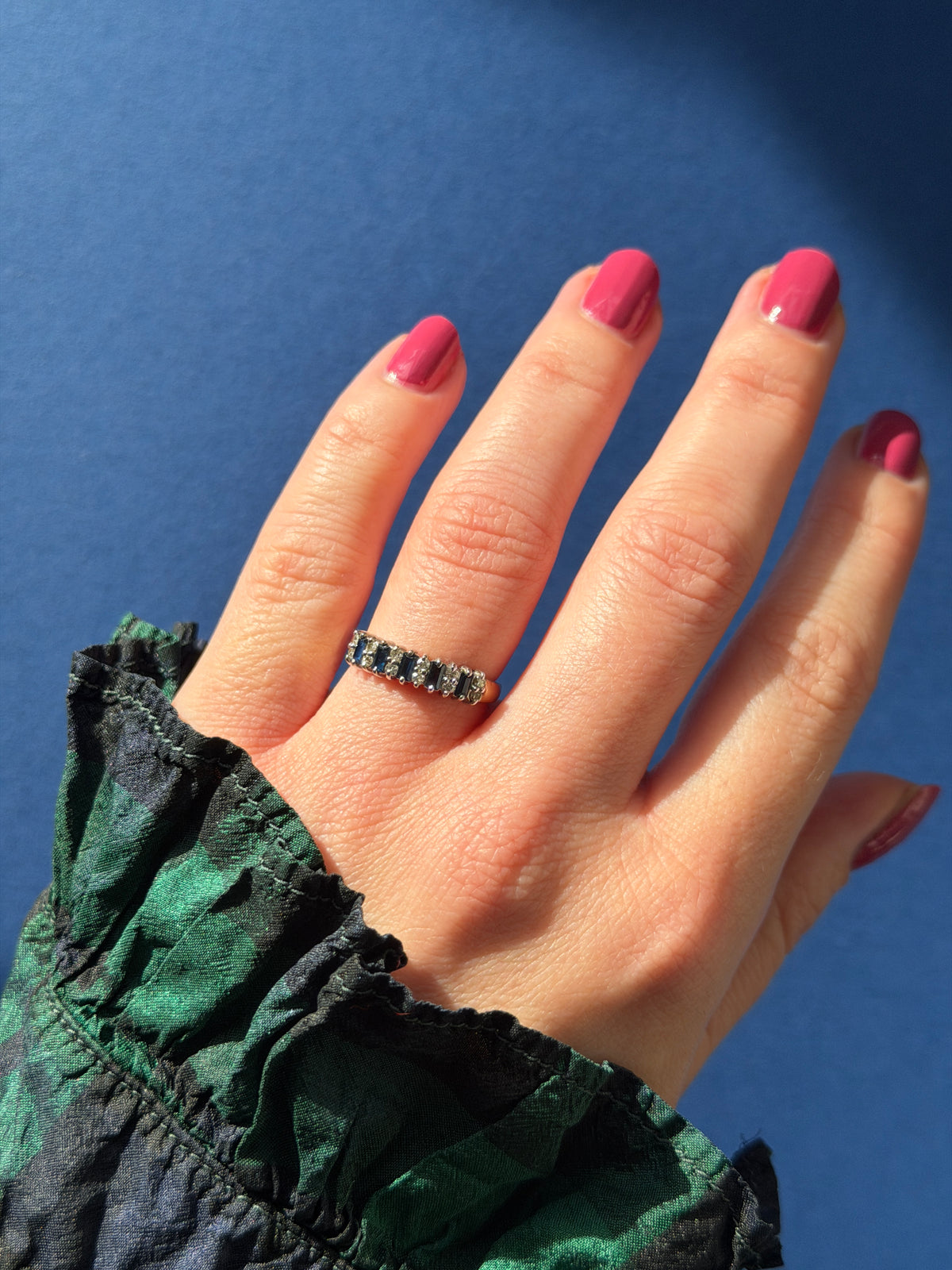 9ct sapphire & diamond row ring