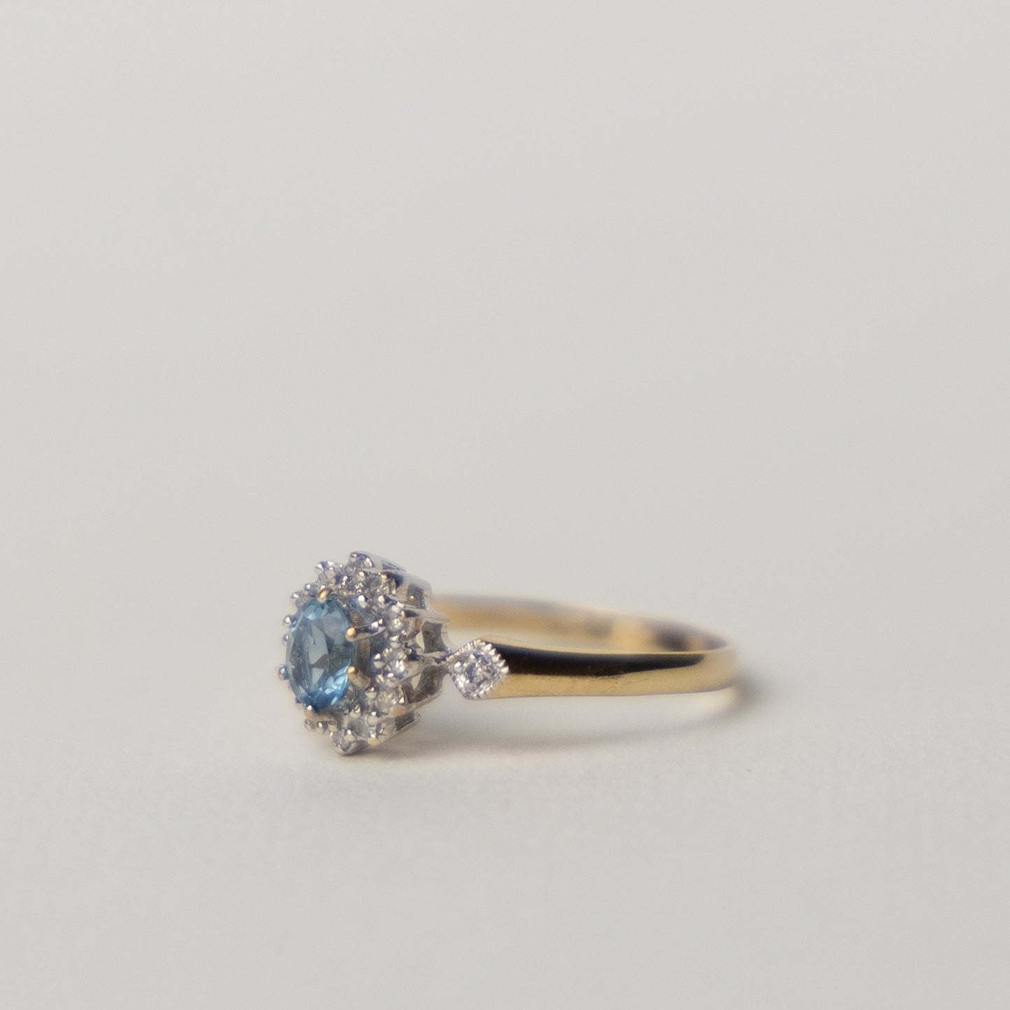 9 carat gold aquamarine diamond cluster ring