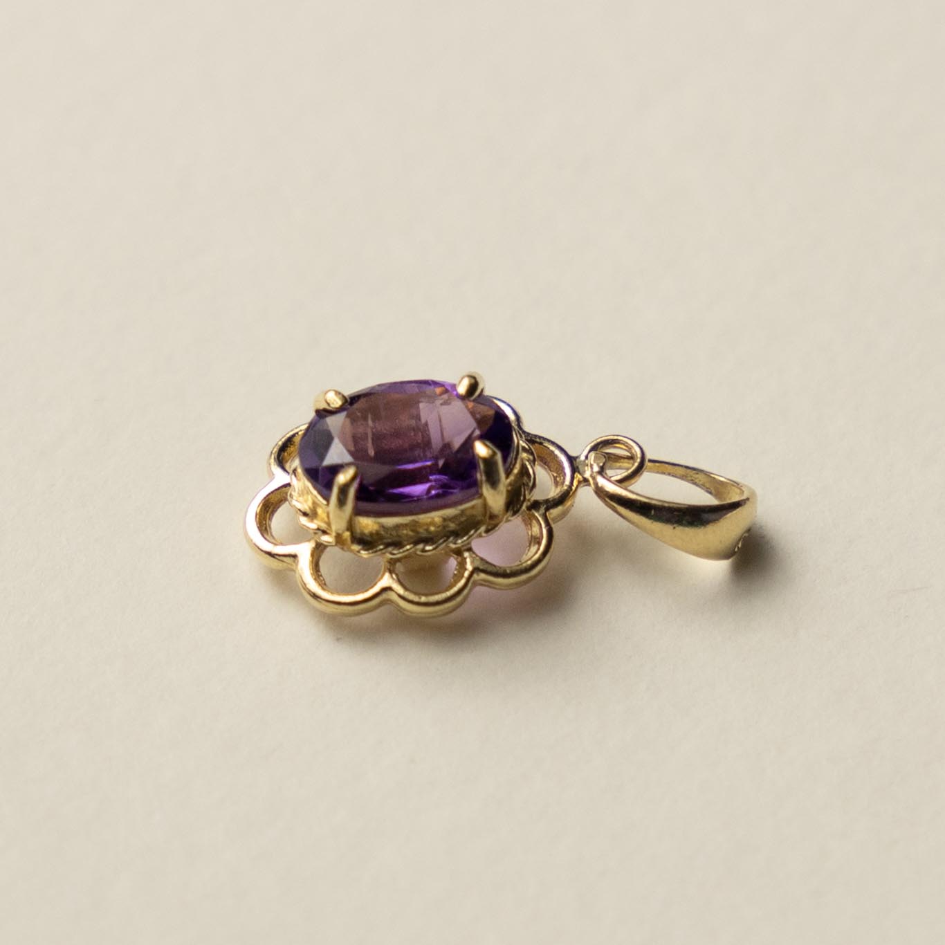 9ct amethist pendant