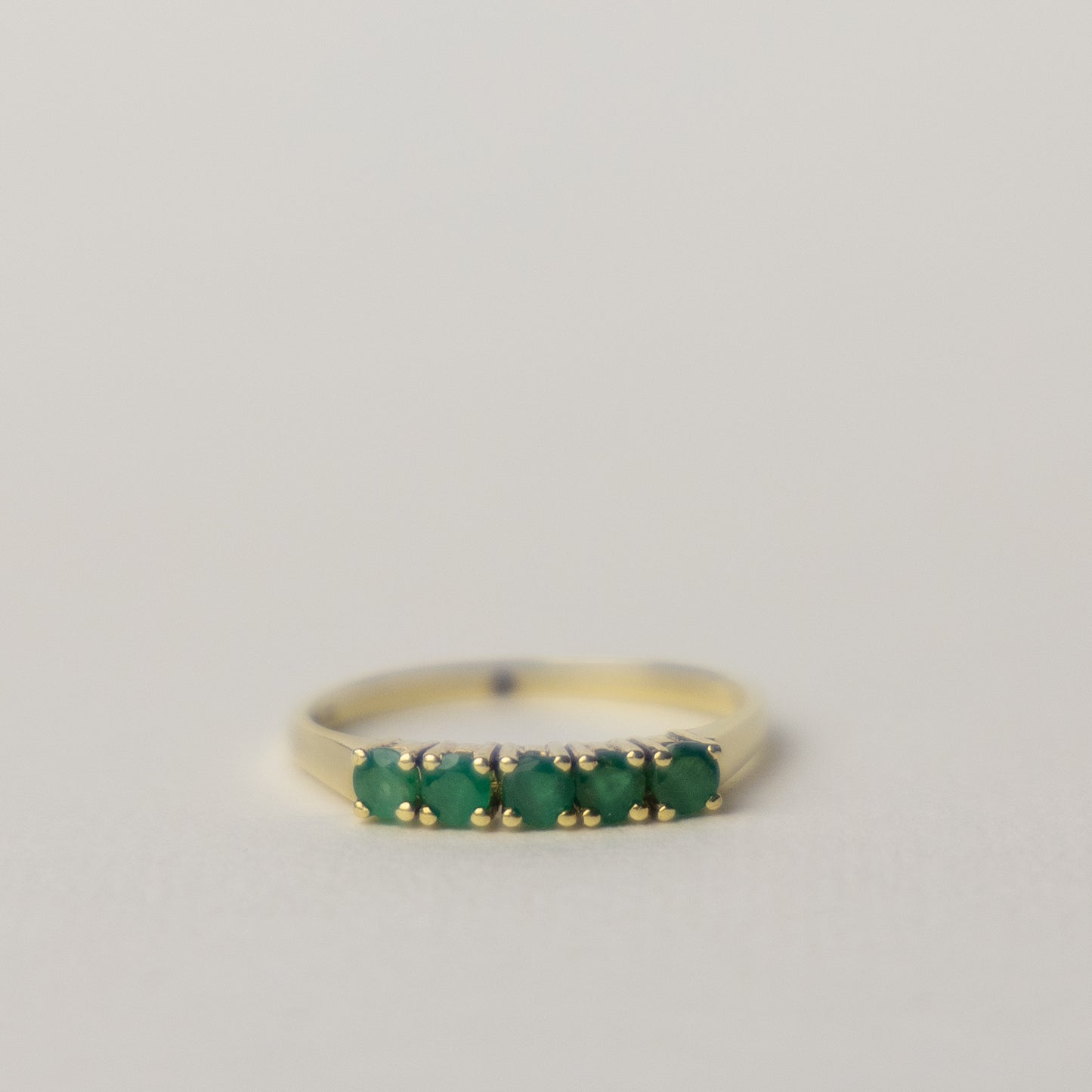 14 carat gold smaragd half eternity ring