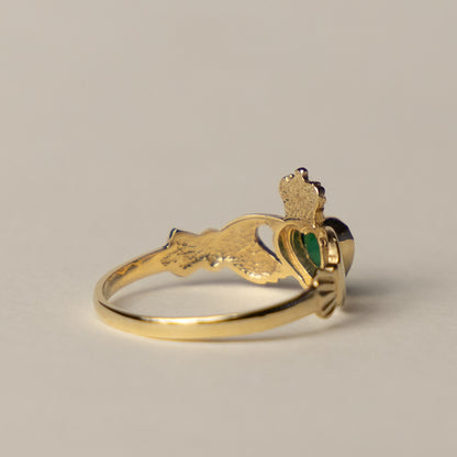 9ct gold claddagh emerald ring