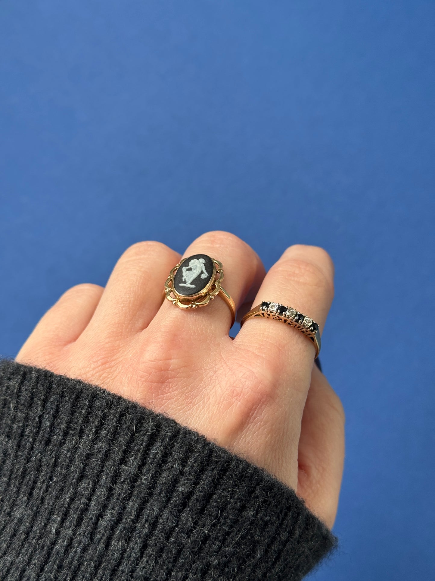 9ct Wedgewood cameo ring
