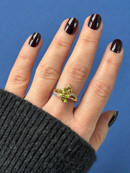 14ct peridot & diamond cluster ring