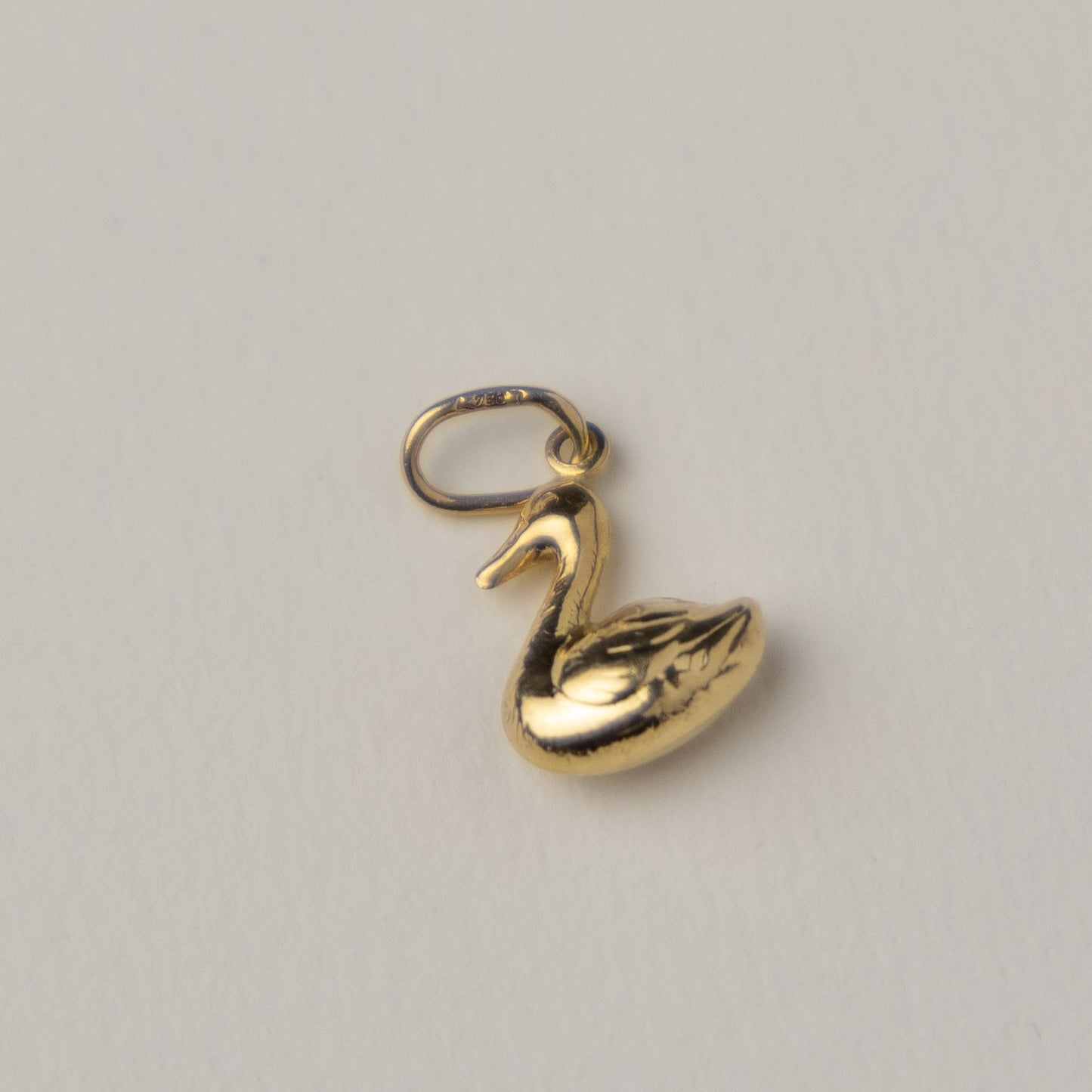 14 carat gold swan pendant